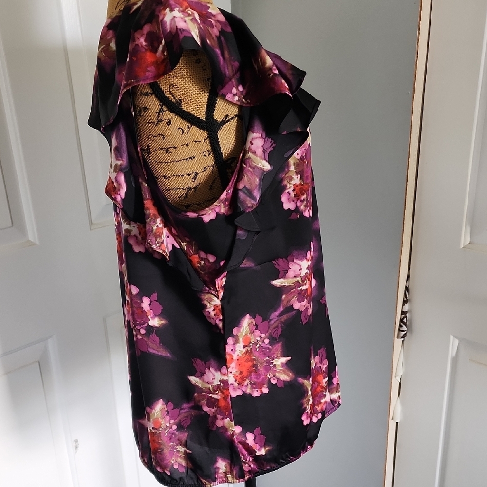 LOFT Black Pink Sleeveless Ruffled Blouse - Picture 3 of 6